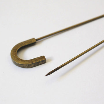 U Kilt Pin/Antique Gold - 7.5cm (3")